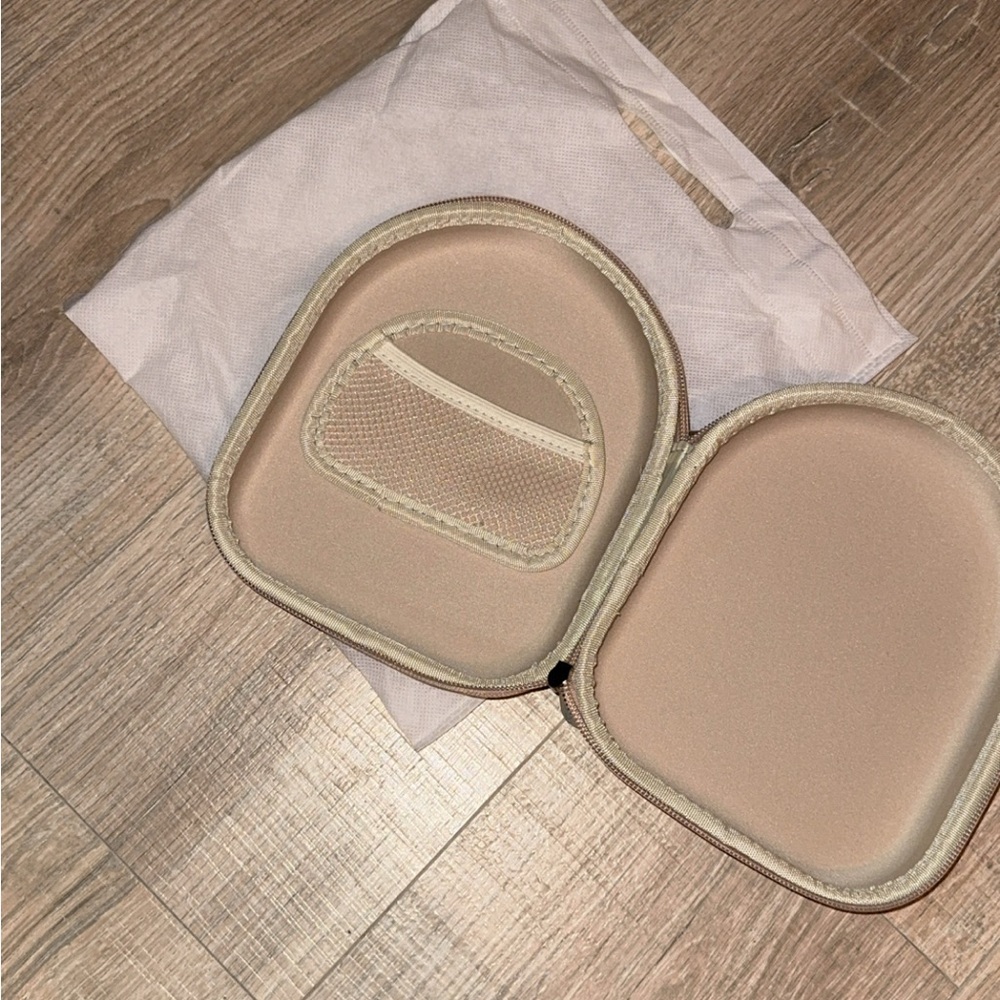 Beige Travel Head Phone case